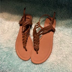 American eagle sandals size 6 women